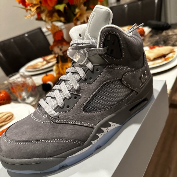 Jordan 5 Men's Wolf Gray Sneakers - Picture 3 of 6